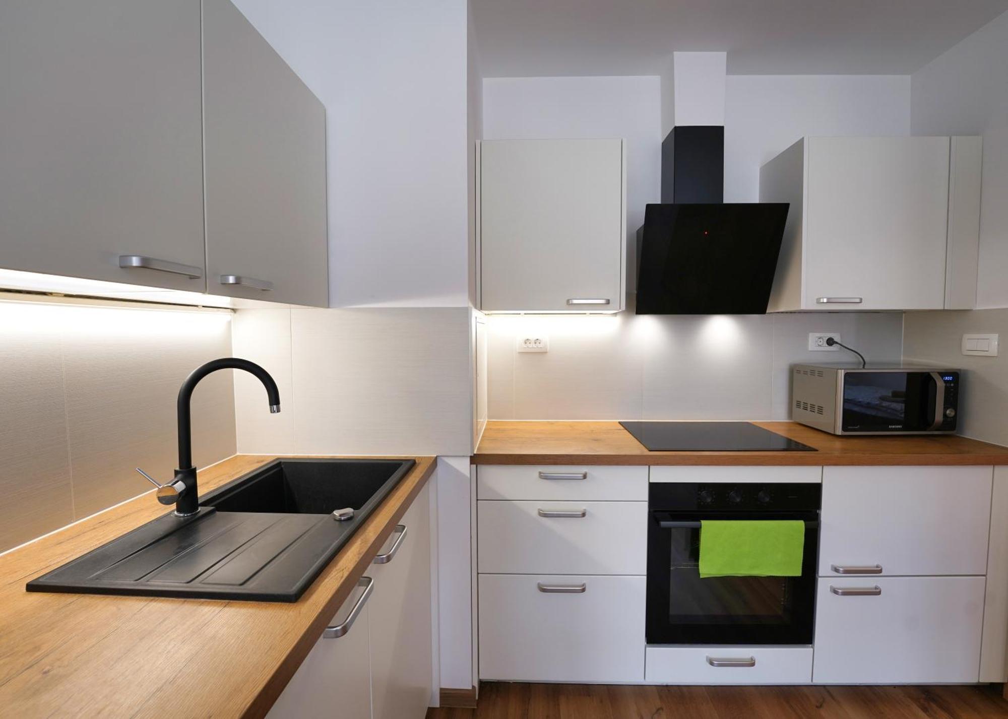 Apartments Metro 7 Ljubljana Eksteriør bilde